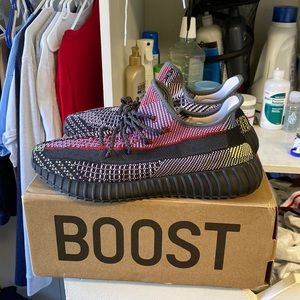 Yeezy Boost 350 V2 Yecheil
